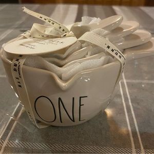 RaeDunn White Measuring cups